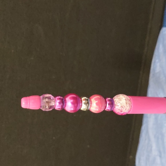 HANDMADE BEADED PENS COLOR HOT PINK TOPPER IS REMOVABLE GREAT GIFT - Picture 2 of 5